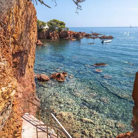Vue & Terrasse Calme Parking St Raphael