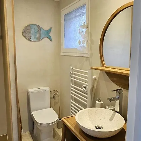 Apartment Petit Paradis Vue Mer- Et Calanques A 3 Mn Saint-Raphaël